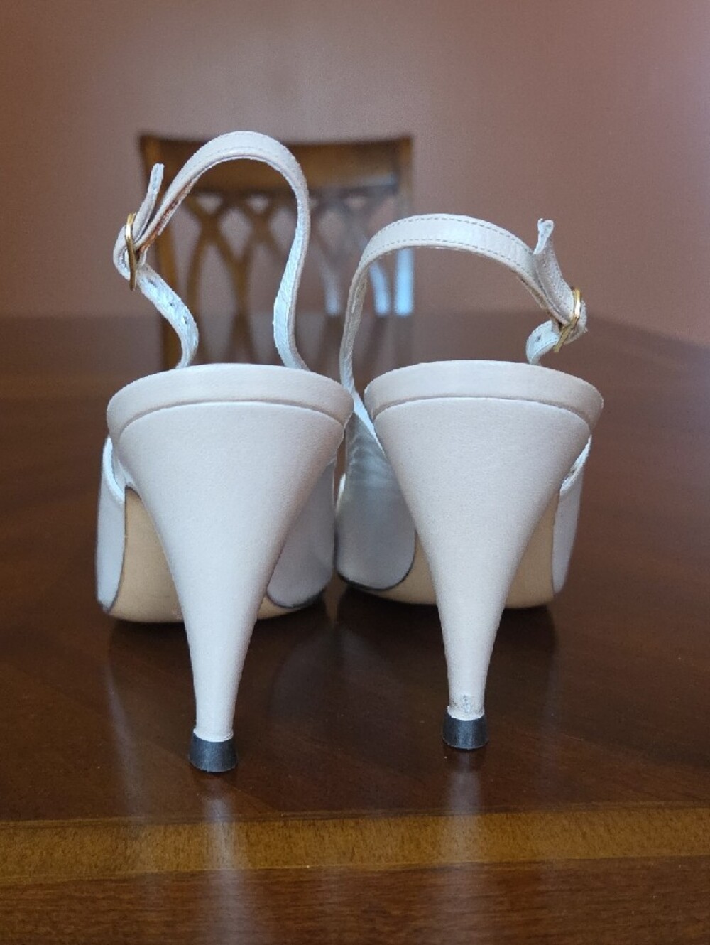 Bruno Magli White and Tan Knotted Slingback ❤️ - Picture 7 of 11